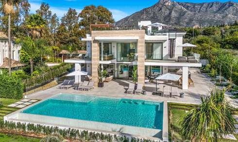 Modernist luxury villa for sale in an exclusive, gated residential area on Marbella's Golden Mile 67633
